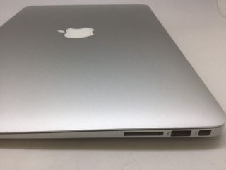 APPLE MACBOOK AIR CORE I5 (2017)(A1466) E45381