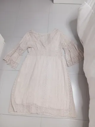 Vestido de encaje beige talla M