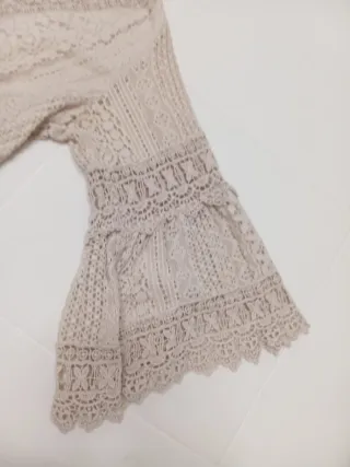 Vestido de encaje beige talla M