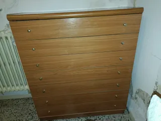 Cómoda de 7 cajones de madera