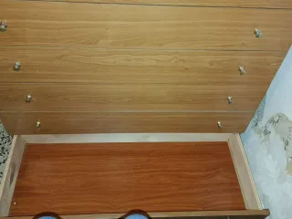 Cómoda de 7 cajones de madera