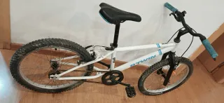 Bicicleta infantil blanca