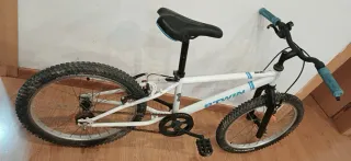 Bicicleta infantil blanca