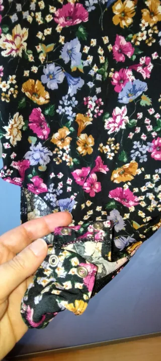 Body floral con volantes