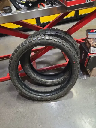 Ruedas Pirelli Scorpion Rally STR Aprilia Tuareg