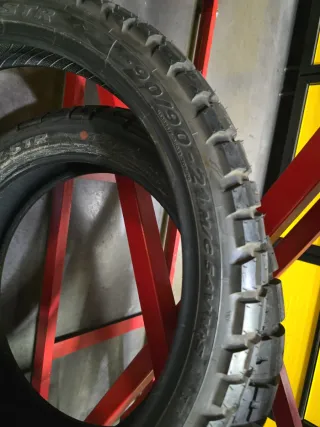 Ruedas Pirelli Scorpion Rally STR Aprilia Tuareg