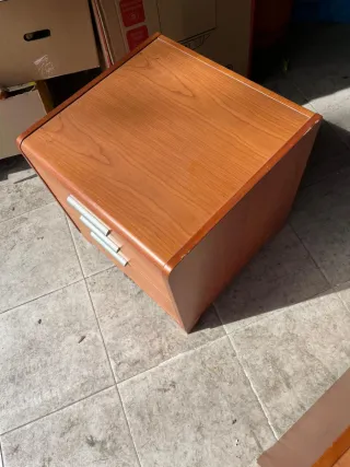 Mesitas de noche de madera (2 unidades)