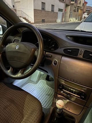 Renault Laguna 2003 itv recien pasada