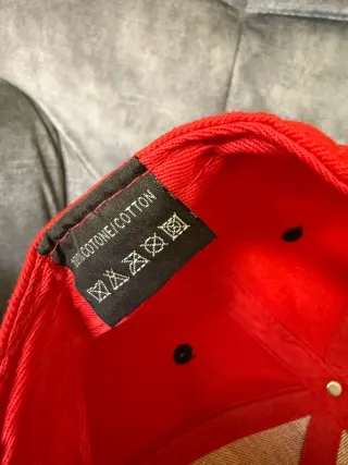 Cappello Milano Rosso e Nero