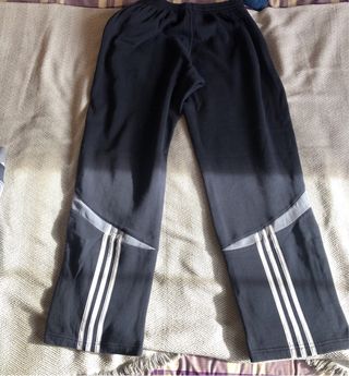 Conjunto Chándal Adidas.