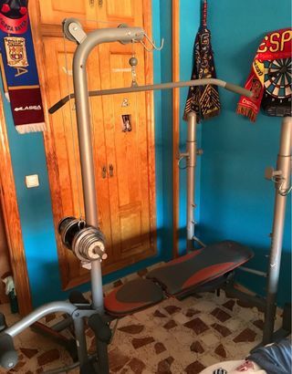 Máquina de musculación muy cuidada