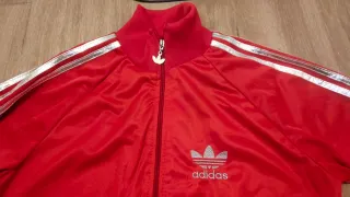 Chándal estilo Adidas Rojo, nuevo con etiqueta