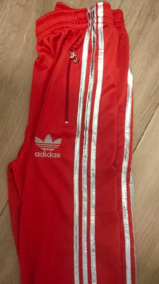 Chándal estilo Adidas Rojo, nuevo con etiqueta
