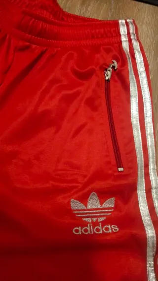 Chándal estilo Adidas Rojo, nuevo con etiqueta