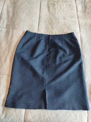 Falda recta azul marino con textura