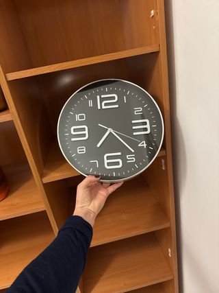 Reloj de pared moderno