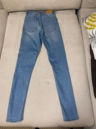 Pantalones pitillo vaqueros