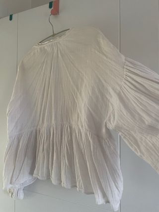 Blusa Zara volantes lazo beige