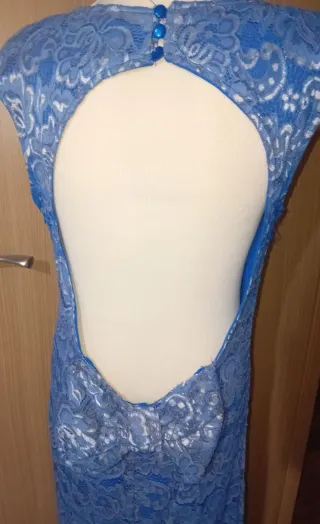 Vestido de fiesta azul y plateado