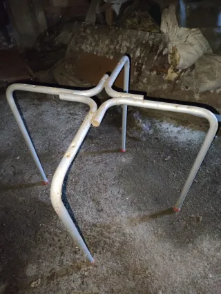 Soporte - patas de mesa metálico
