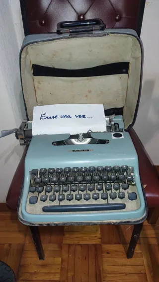 Máquina de escribir Pluma 22 Vintage OFERTA!