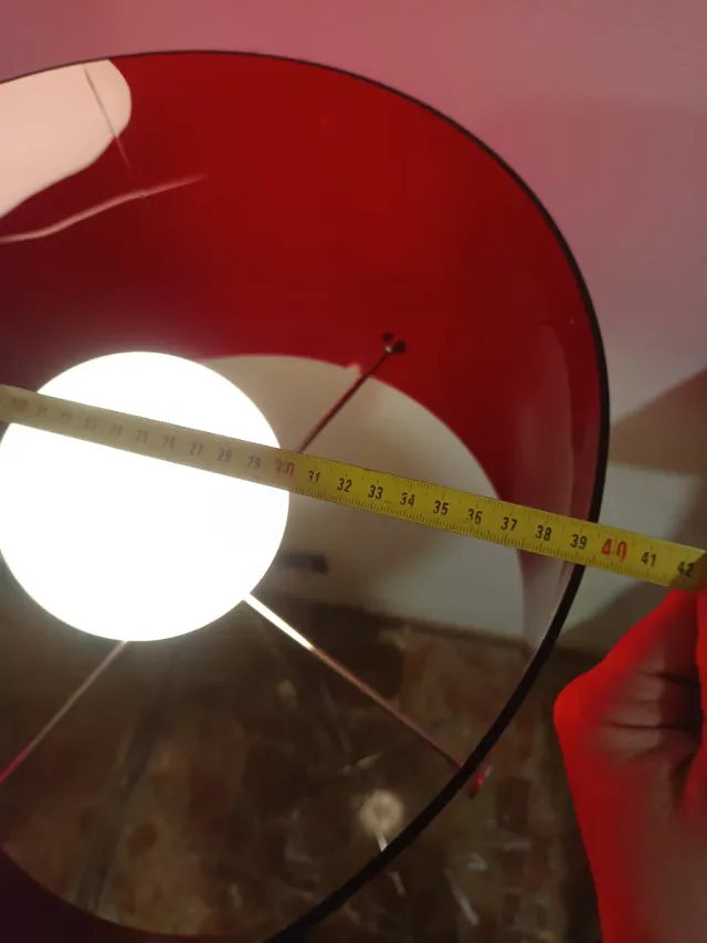 Lámpara de pie modelo Carmen Modiss Roja