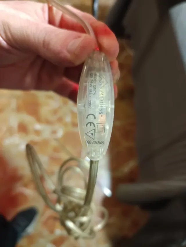 Lámpara de pie modelo Carmen Modiss Roja