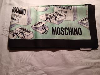 Foulard seta Moschino fantasia pacchetti moda