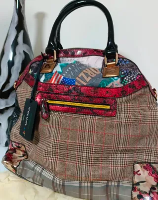 Bolso patchwork multicolor con asas negras