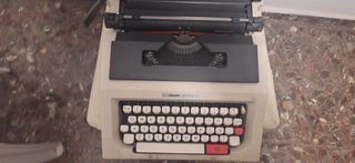 Máquina de escribir Olivetti Lettera 42