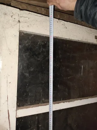 Puerta antigua de madera y cristal