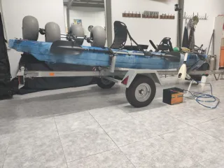 Kayak de pesca Tridente con motor elec.y remolque