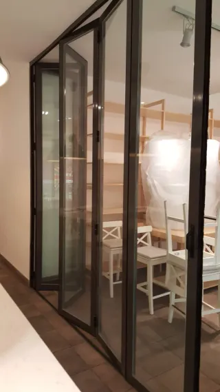 Puertas correderas plegable cristal y aluminio
