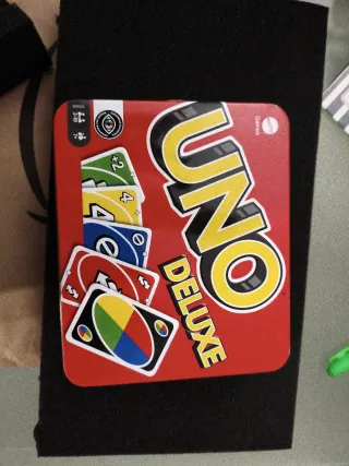 UNO Deluxe Caja Metálica
