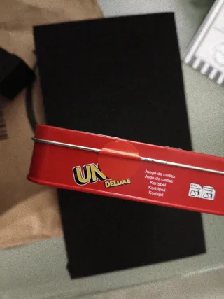 UNO Deluxe Caja Metálica