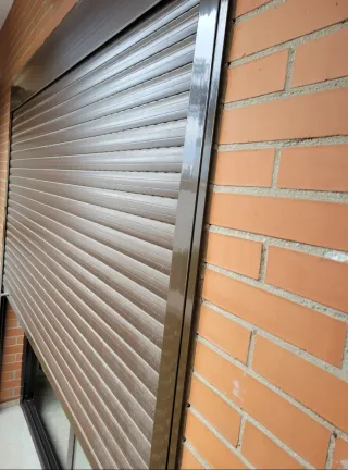 Persiana exterior aluminio con cajón