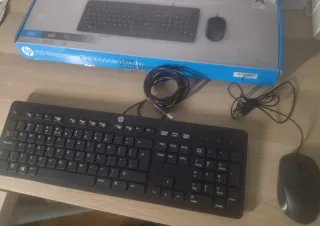 Combo Teclado y Ratón HP 150 Negro