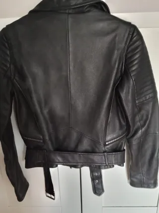 Chaqueta de piel Isaco negra