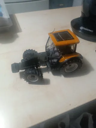 Tractor Renault Ares