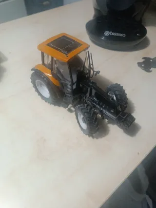 Tractor Renault Ares