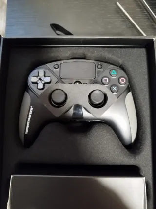Thrustmaster eSwap X Pro Controller PS4