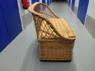 Baúl banco mimbre con tapa