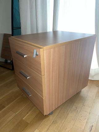 Cajonera de oficina madera y metal