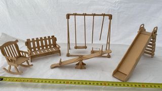 Muebles de madera para casa de muñecas (sin casa )