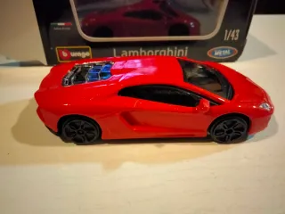 Bburago Lamborghini Aventador 1/43