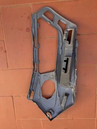 Guía Parachoques Delantero Derecho 565807056A