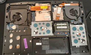 Portátil Alienware M17x R3 Negro