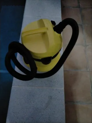 Aspirador Kärcher WD 2