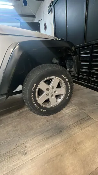 5 Ruedas Jeep Wrangler All-Terrain