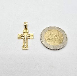 Cruz de oro 18k 3.04g
